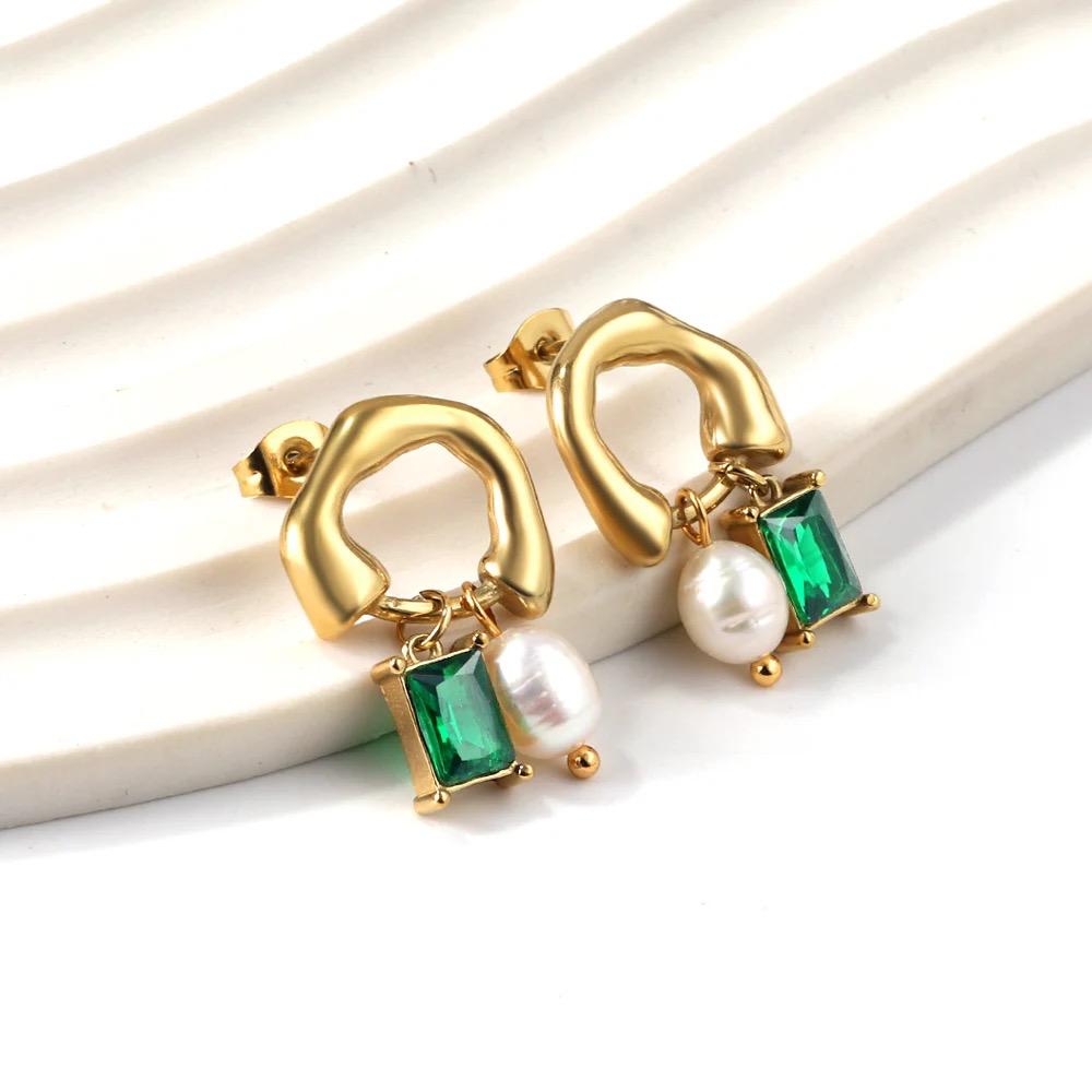 Emerald & pearl earrings